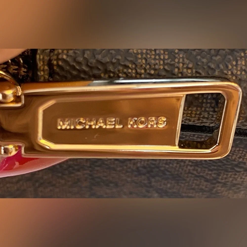 MICHAEL KORS Jet Set Travel LG Laptop Case, EUC - Picture 11 of 12